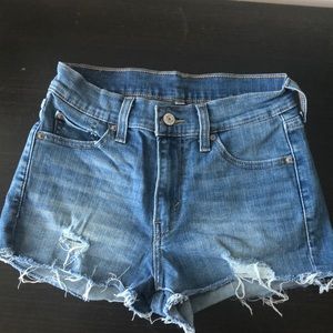 Levi’s cutoffs